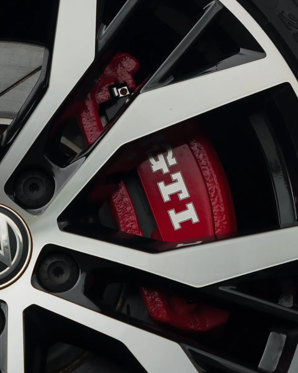Volkswagen Golf GTi Performance Pack - Image 2