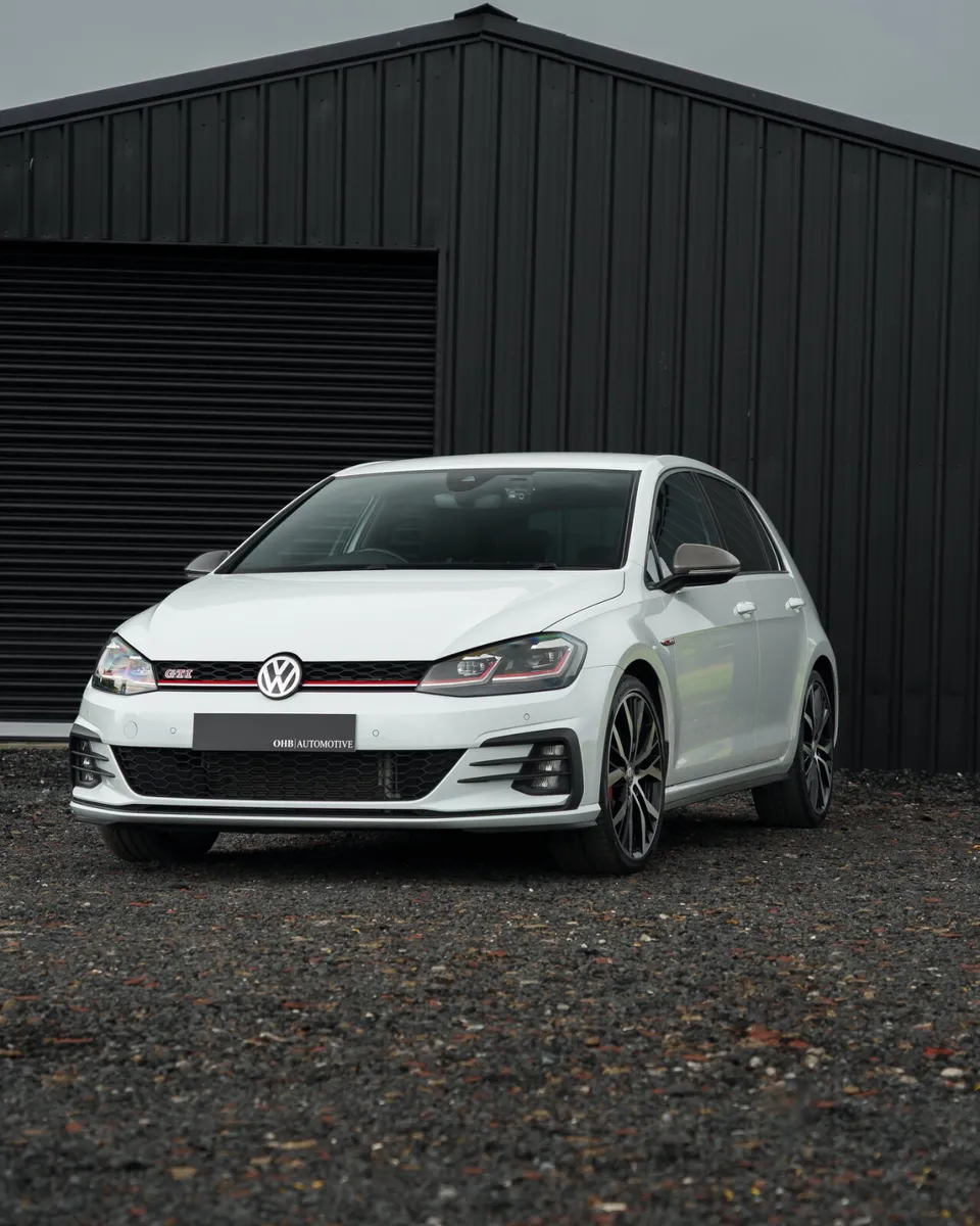 Volkswagen Golf GTi Performance Pack - Image 4