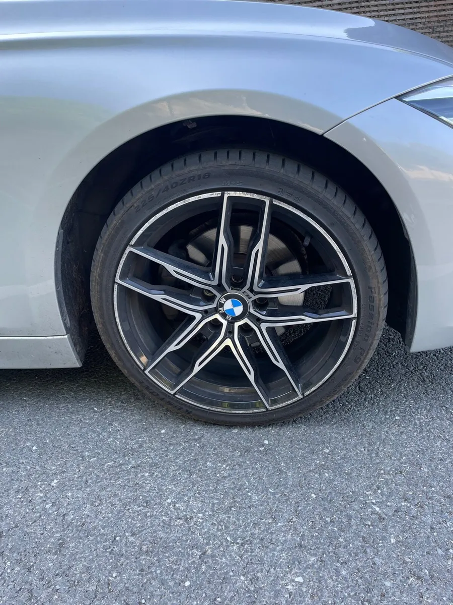 Bmw 3 series 2017 - Image 4