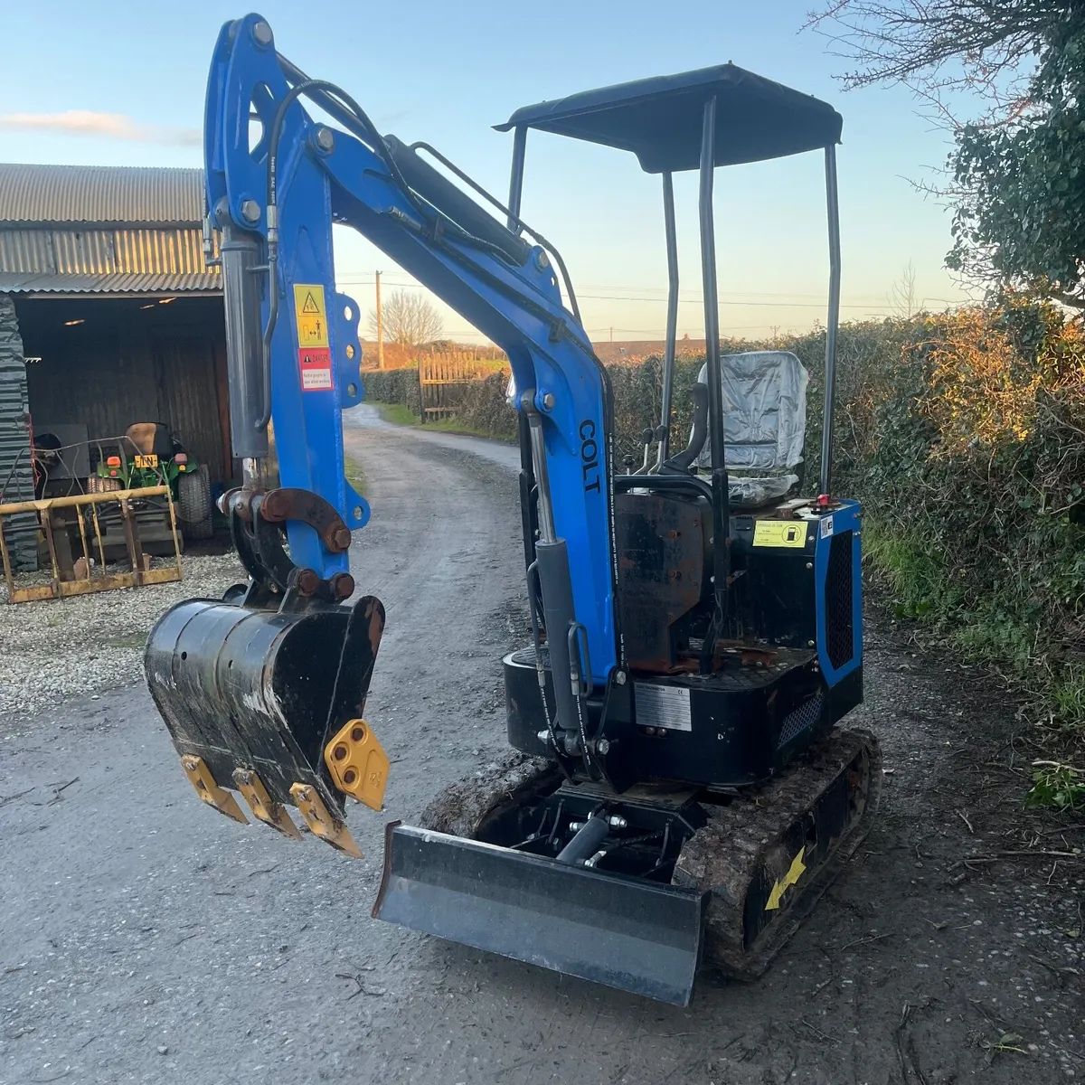 As new mini digger - Image 3