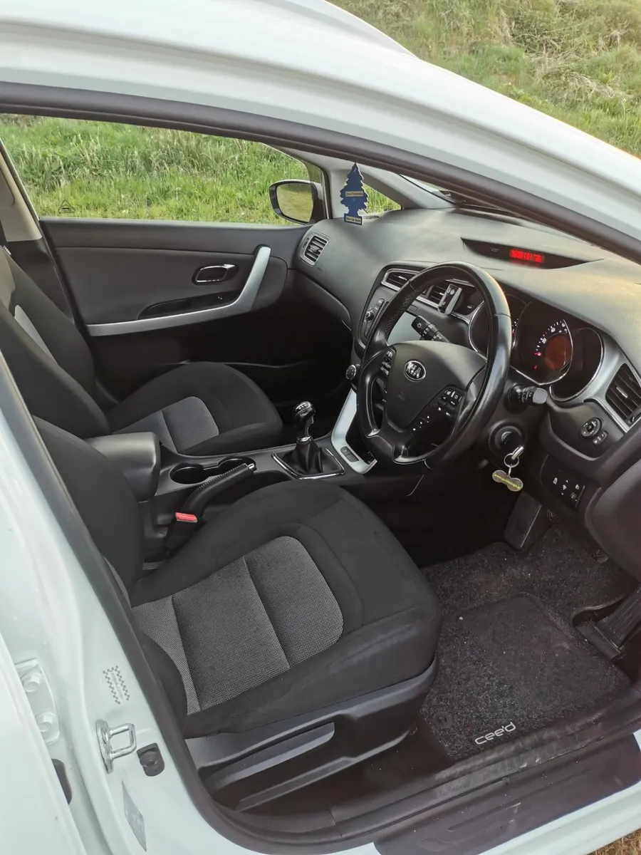 Kia Ceed 2018 - Image 4