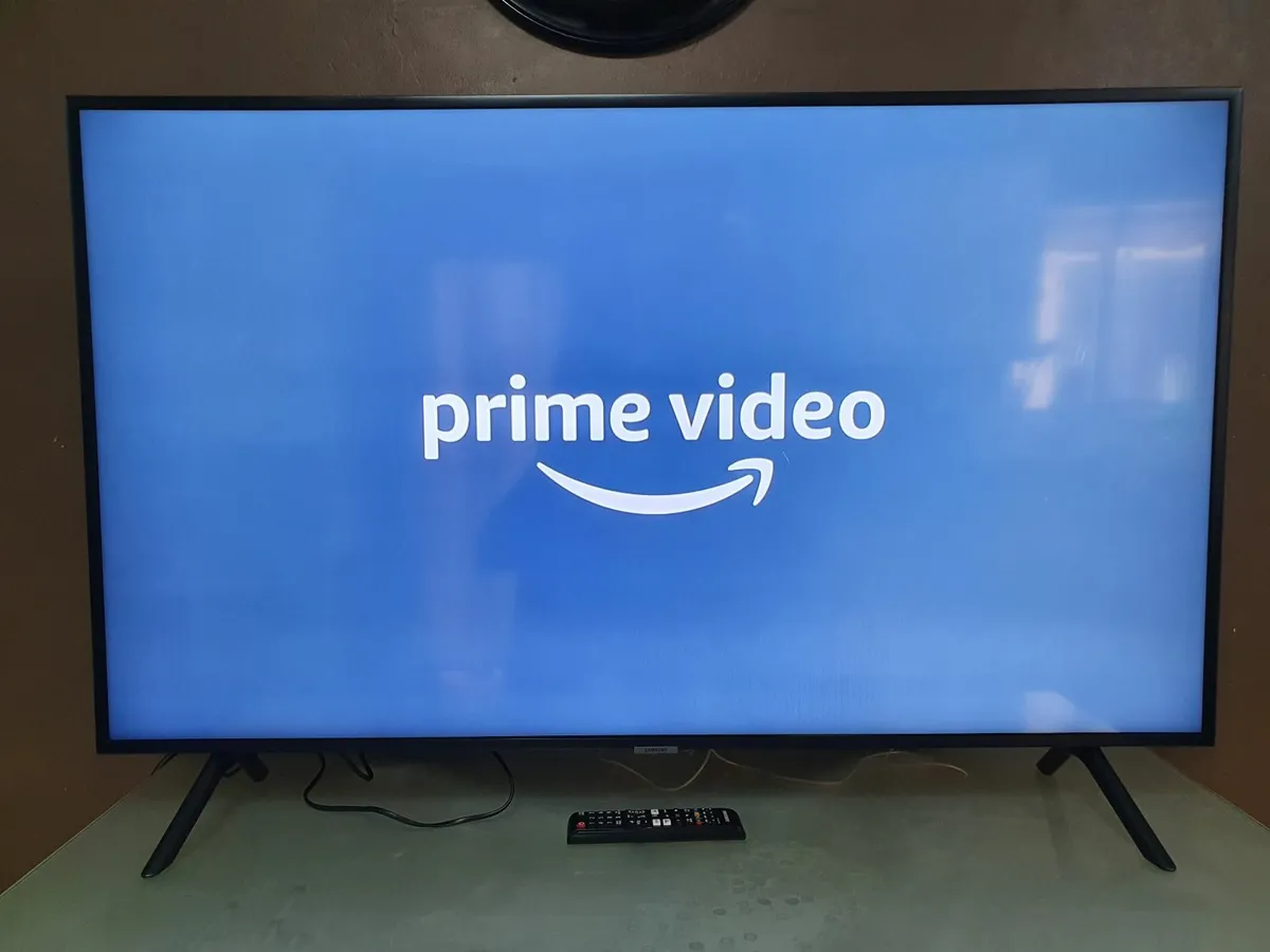 43" Samsung 4K Certified Ultra HD HDR Smart LED TV - Image 2