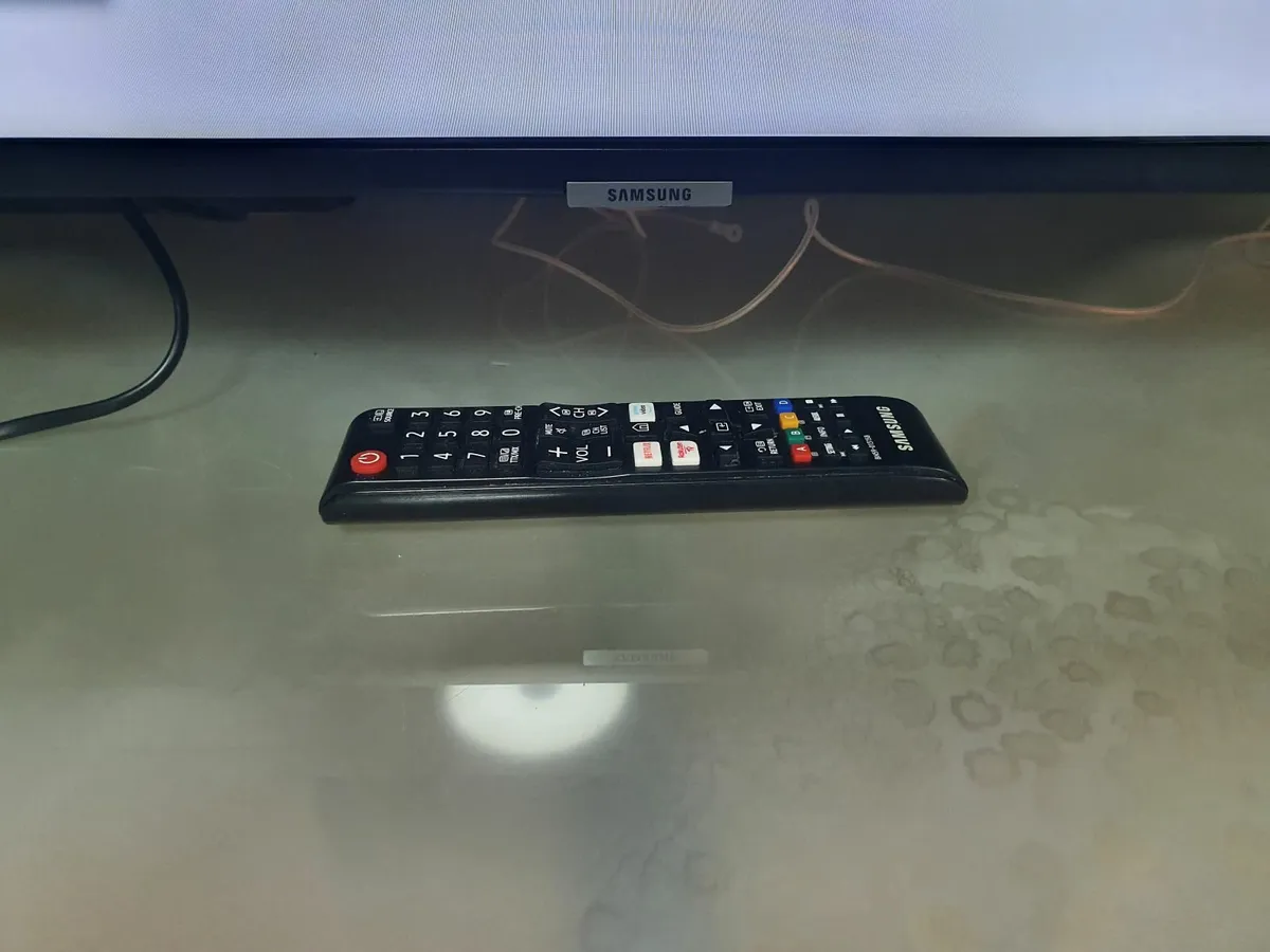 43" Samsung 4K Certified Ultra HD HDR Smart LED TV - Image 4