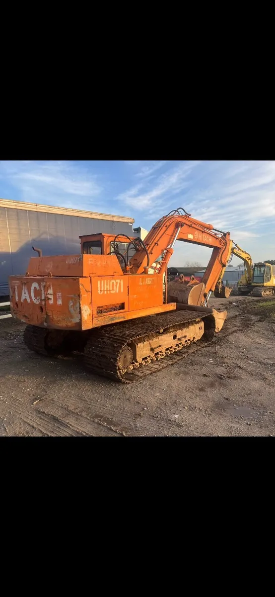 Hitachi digger - Image 1