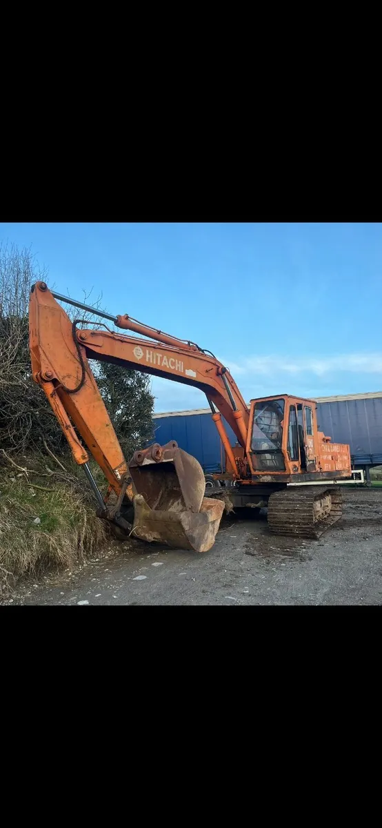 Hitachi digger - Image 2