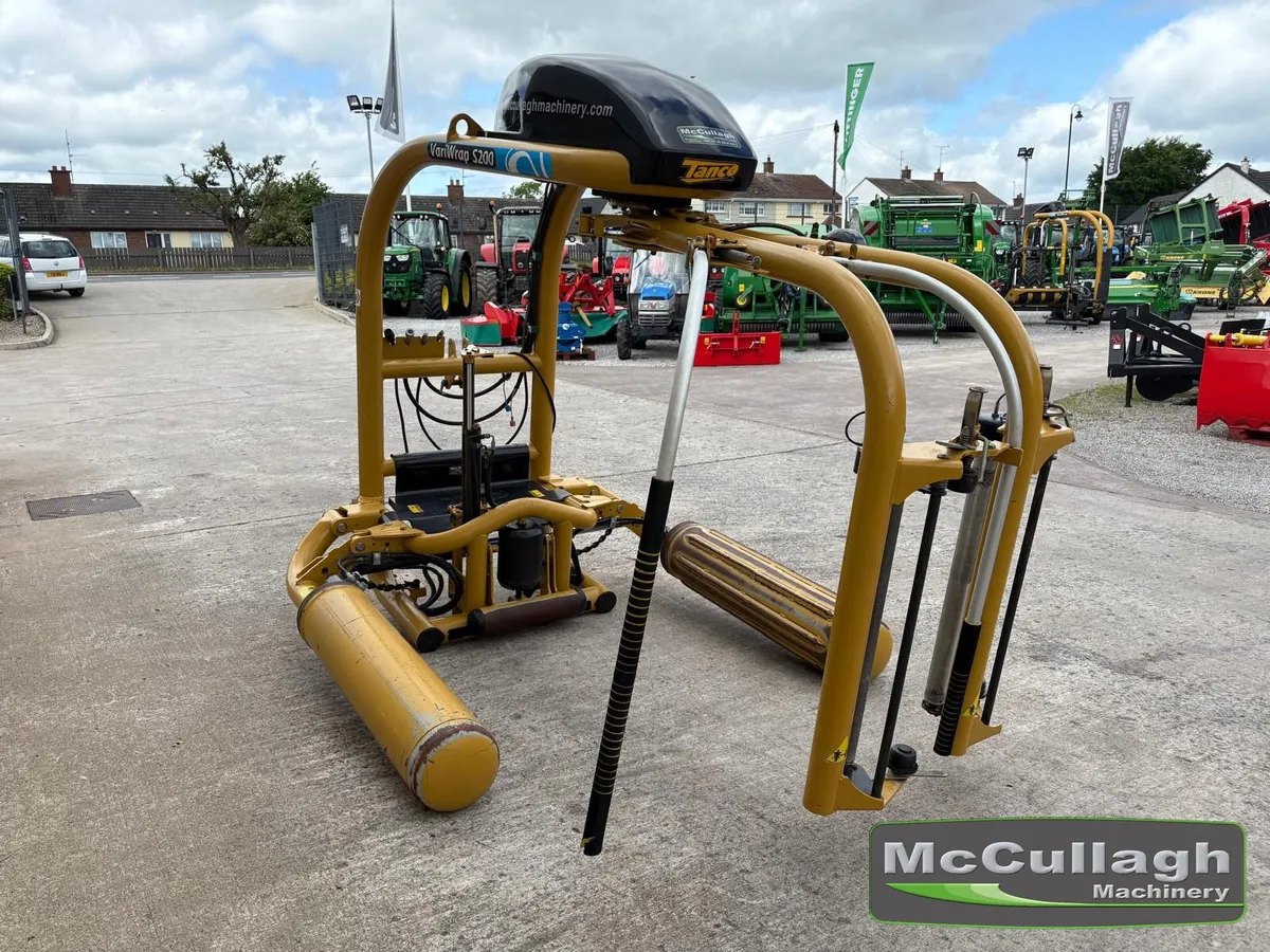 2015 Tanco S200 Mounted Round Bale Wrapper - Image 3