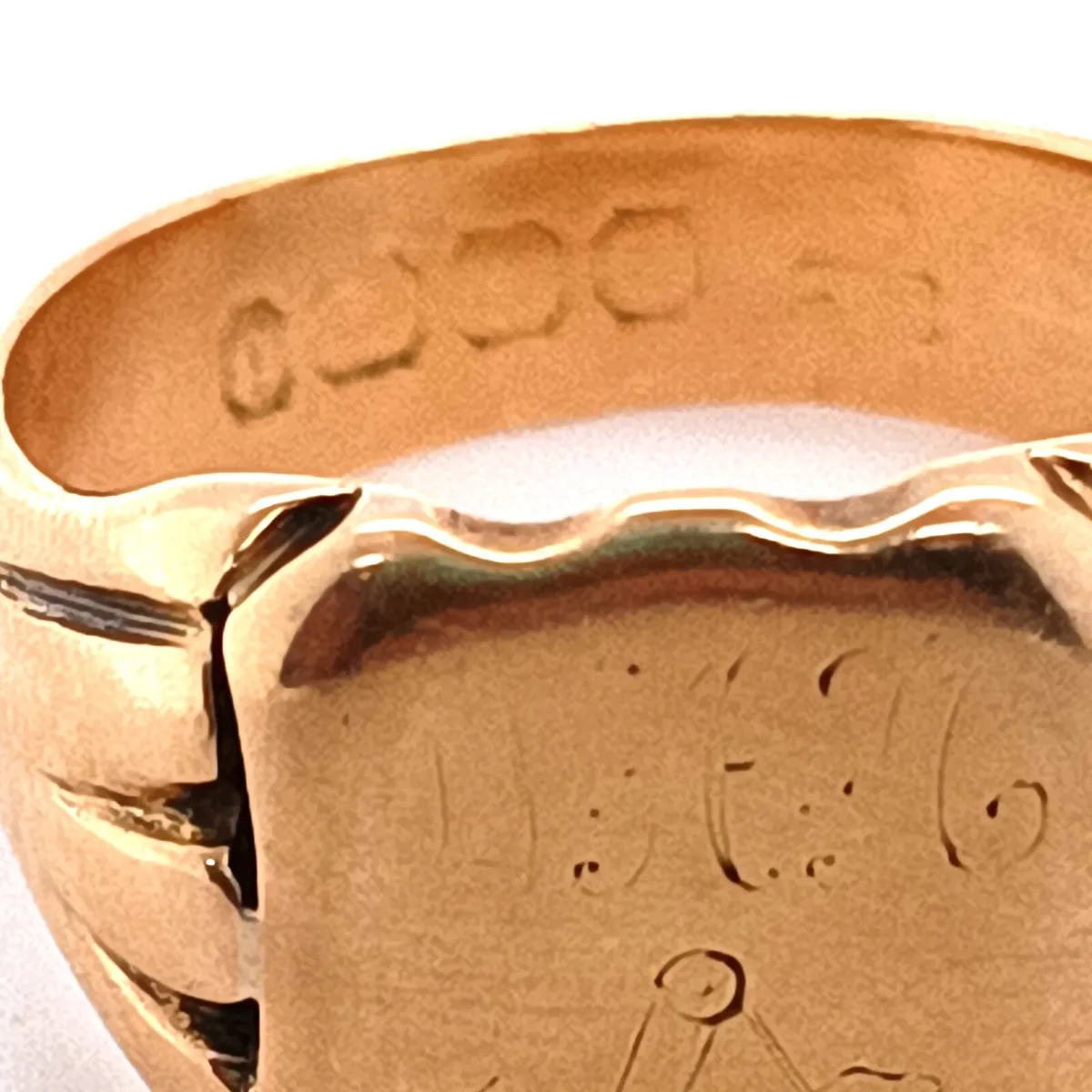 18k Yellow Gold Antique Masonic Ring - Image 2
