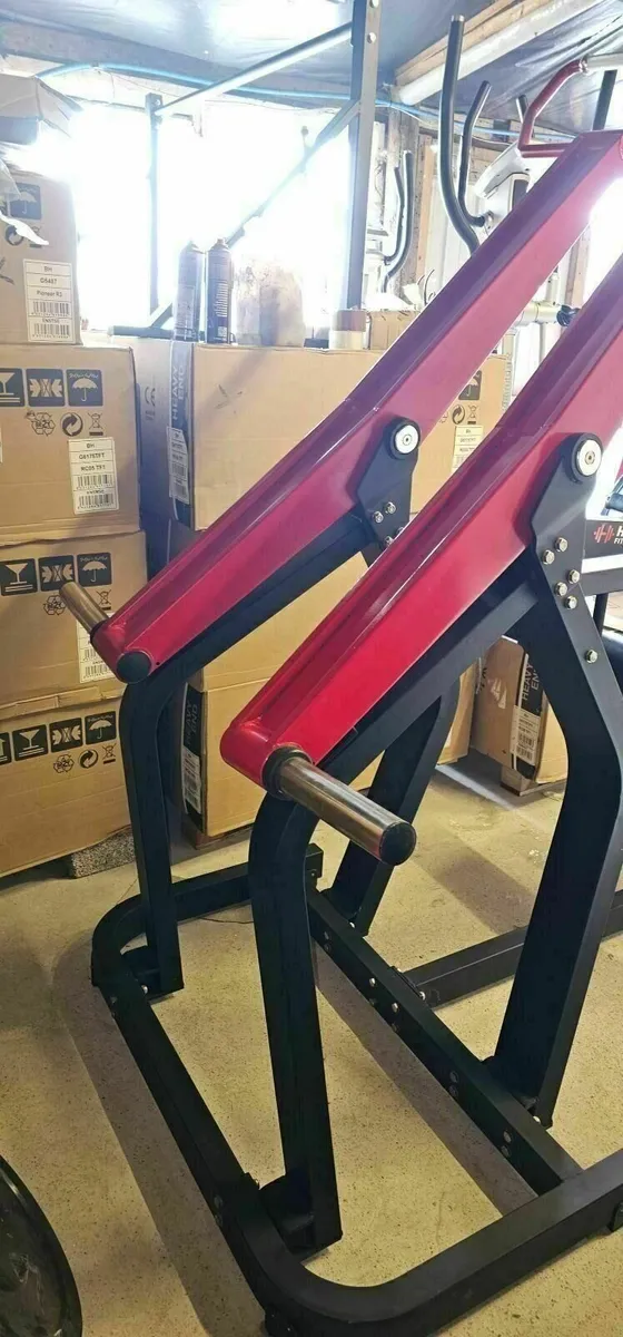 Plate Loaded Lat Pull Down Machine (Gym Weights) - Image 4