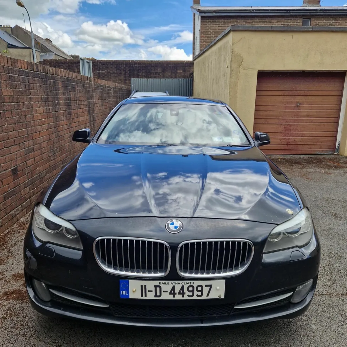 BMW 5-Series 2011 - Image 1