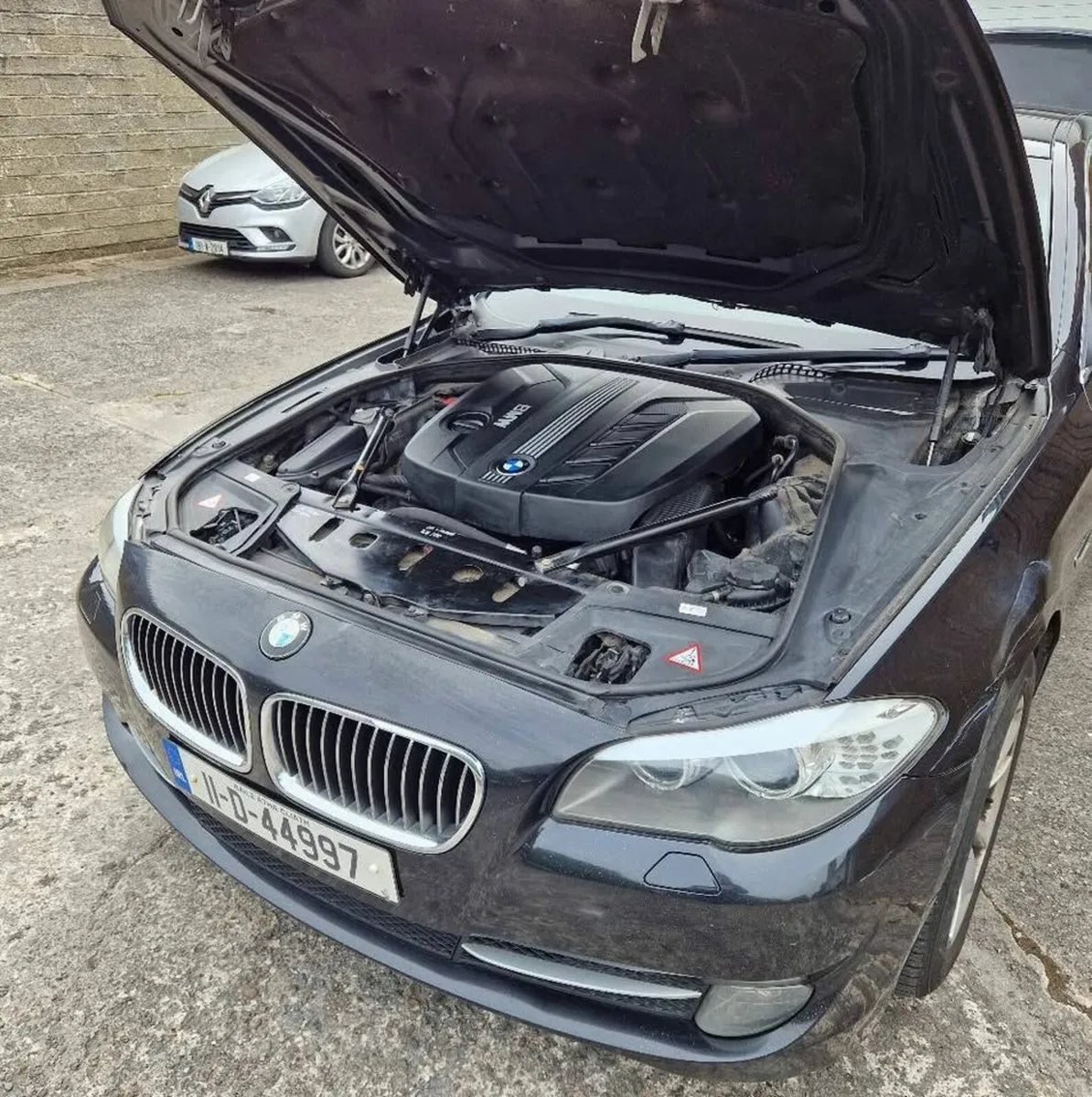 BMW 5-Series 2011 - Image 2