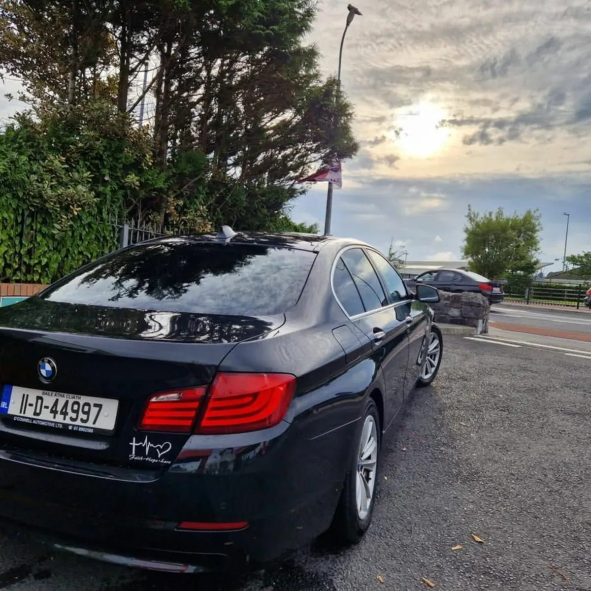 BMW 5-Series 2011 - Image 4