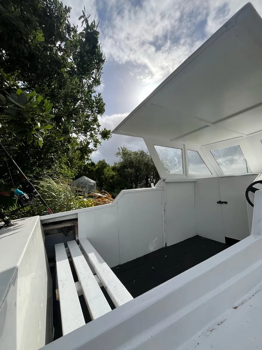 20 foot Fishing Cabin Cruiser - Image 3