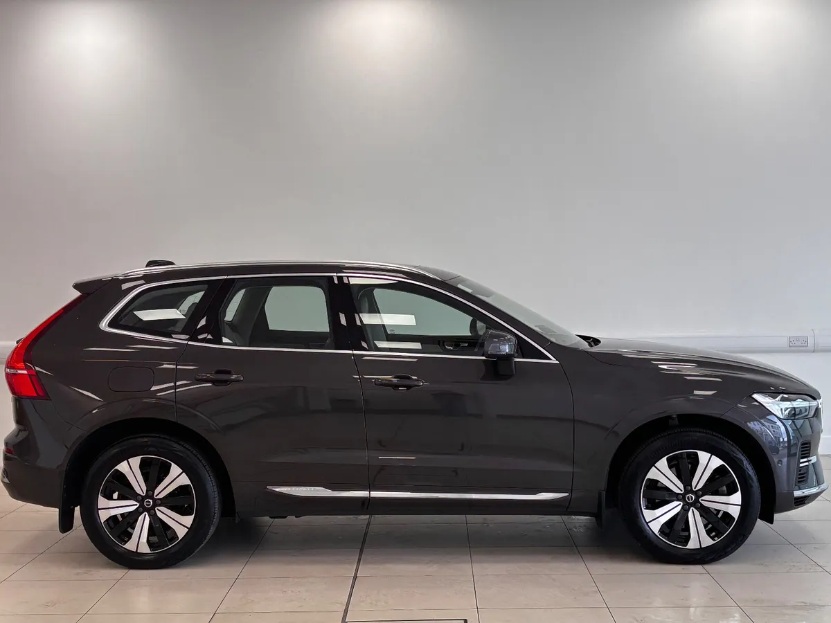 Volvo XC60 Recharge T6 AWD Auto 2023 - Image 3