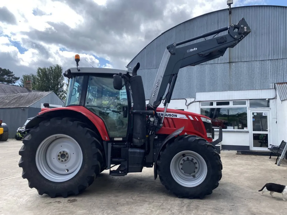 2017 Massey Ferguson 7718 Dyna 6 - Image 4