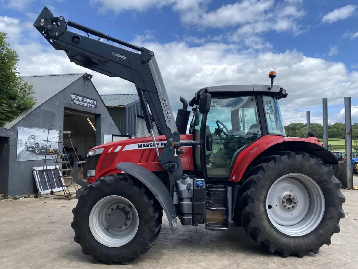 2017 Massey Ferguson 7718 Dyna 6 - Image 2