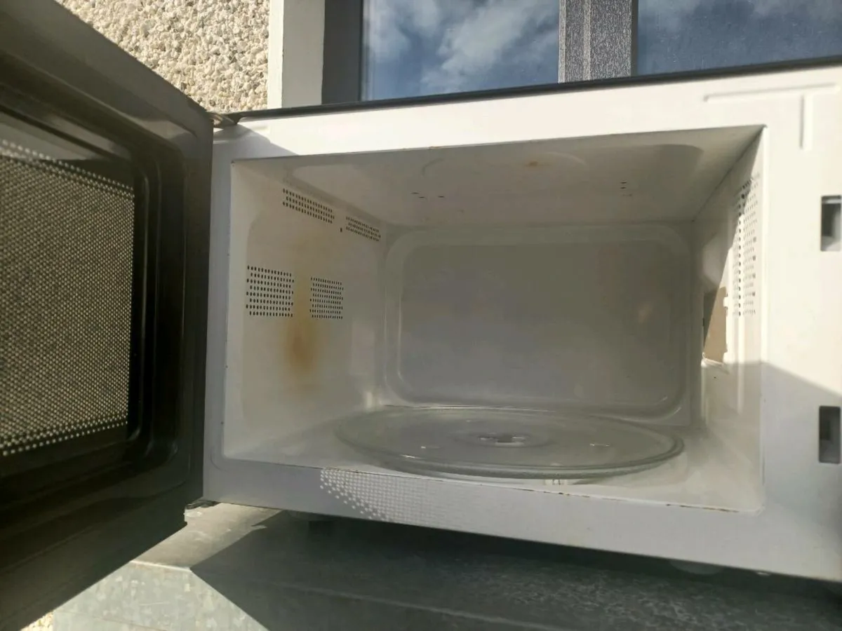 Microwave - Image 2