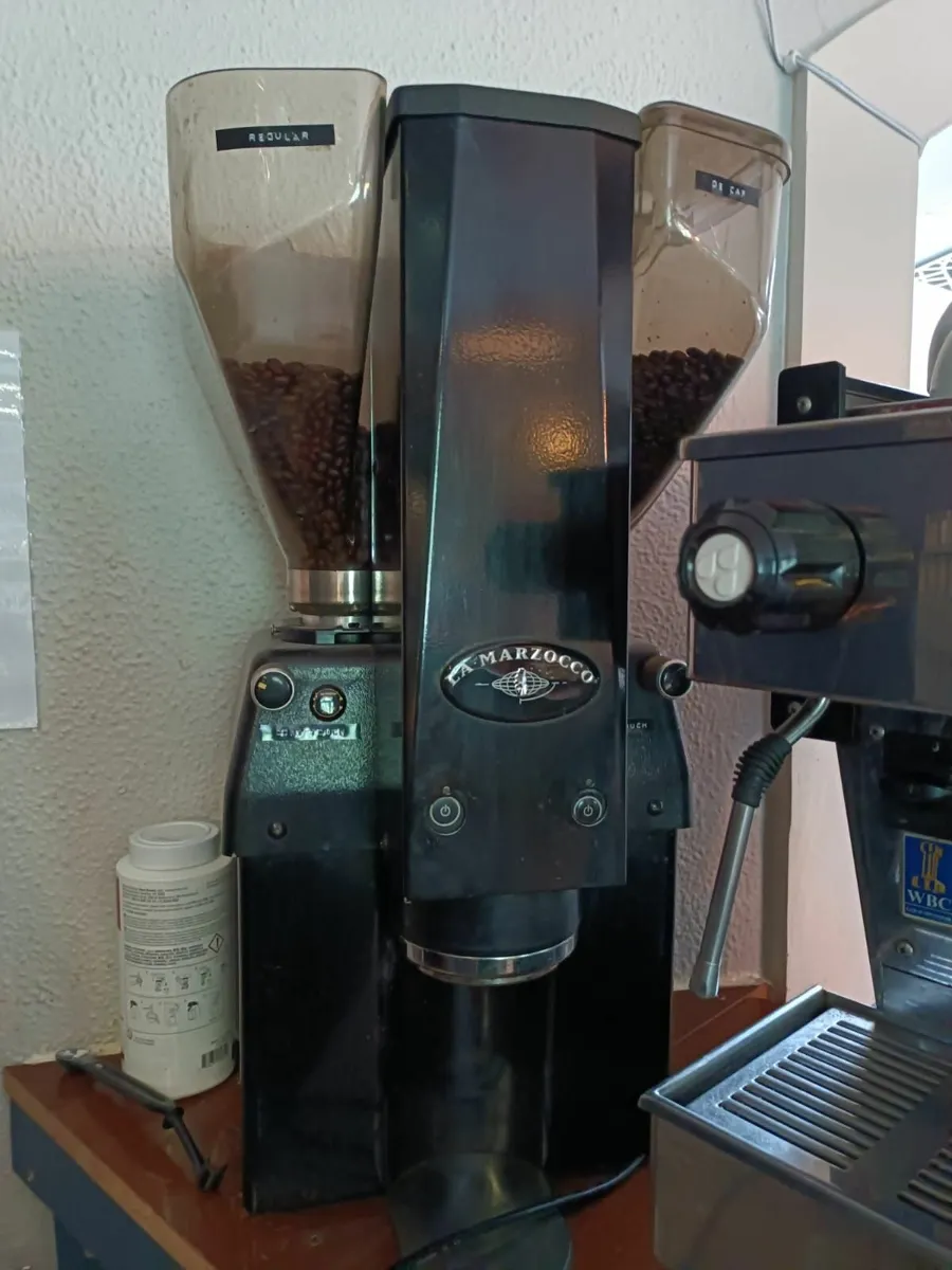La marzocco dual hopper auto tamper coffee grinder