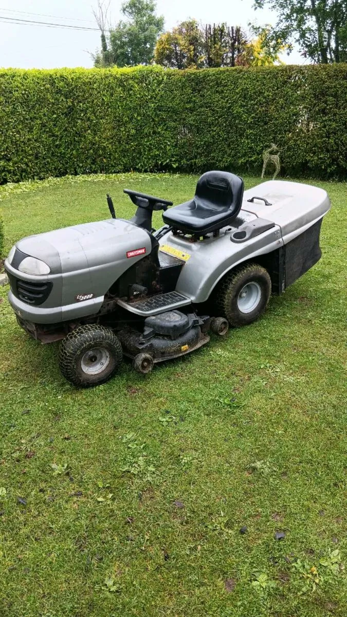 Craftsman hydrostatic Briggs engine 42" deck - Image 1
