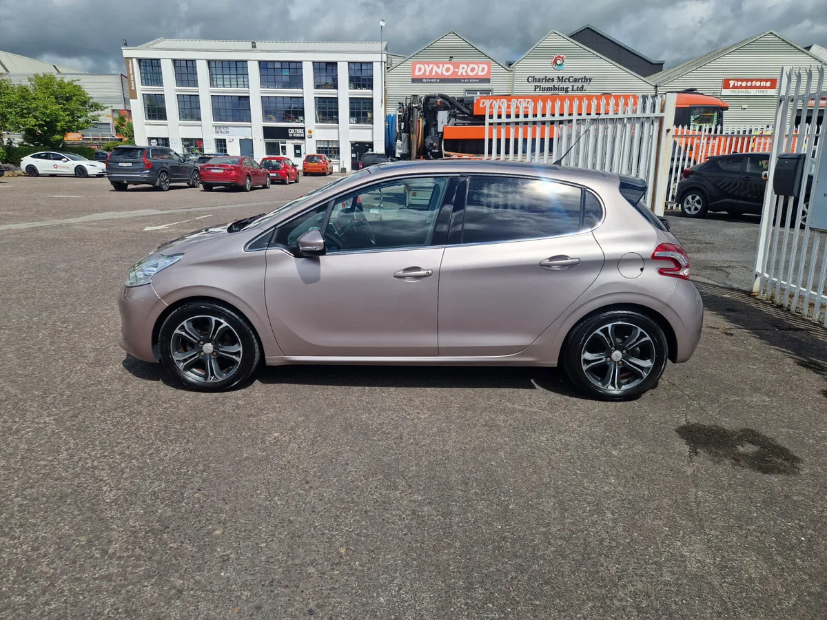Peugeot 208 1.2 Petrol Auto ( Low Km with Pan Roof - Image 4