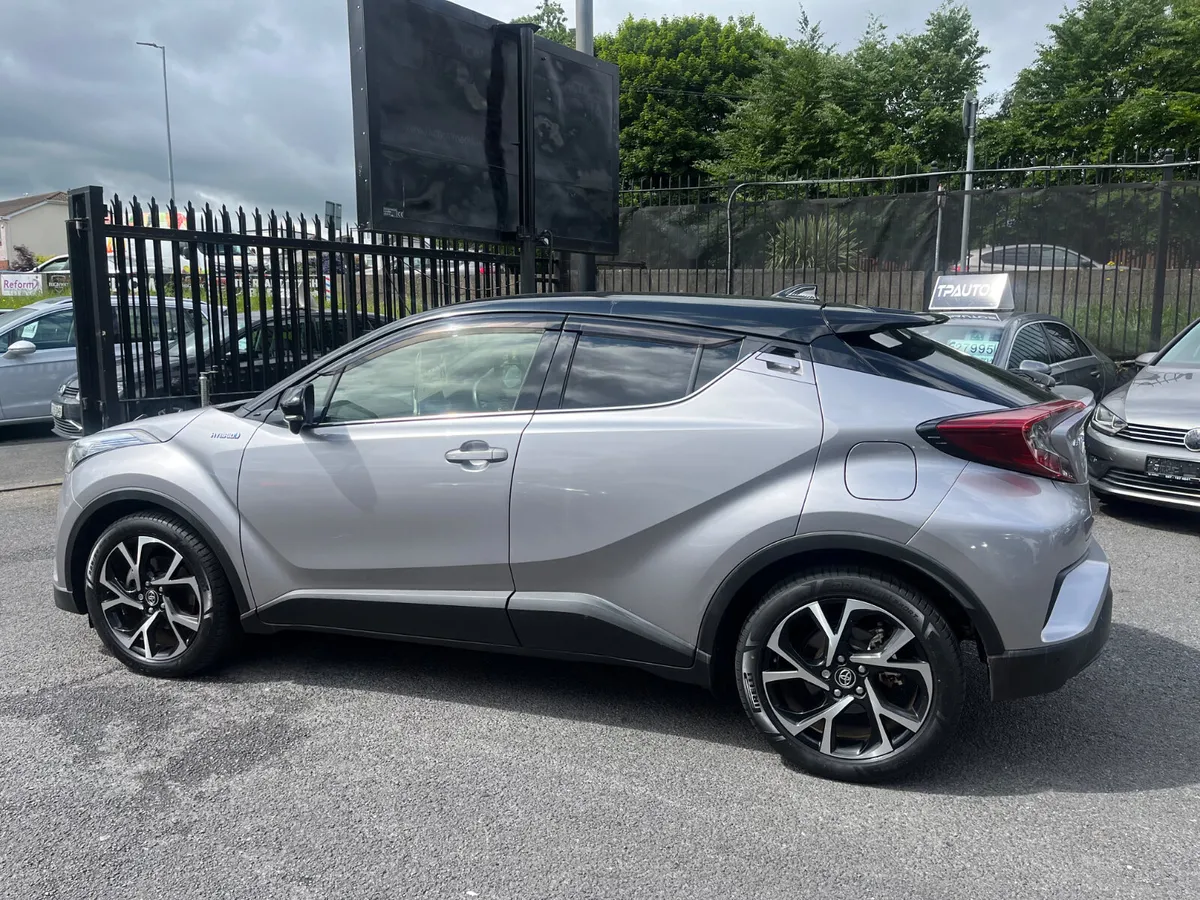 TOYOTA CHR 1.8 HYBRID SPORT 2018 - Image 4