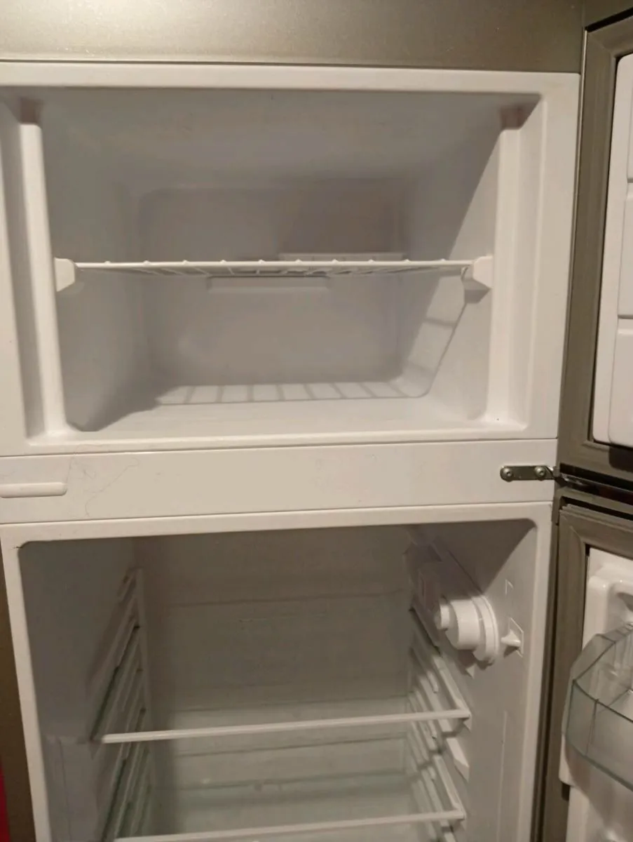 fridge freezer - Image 4