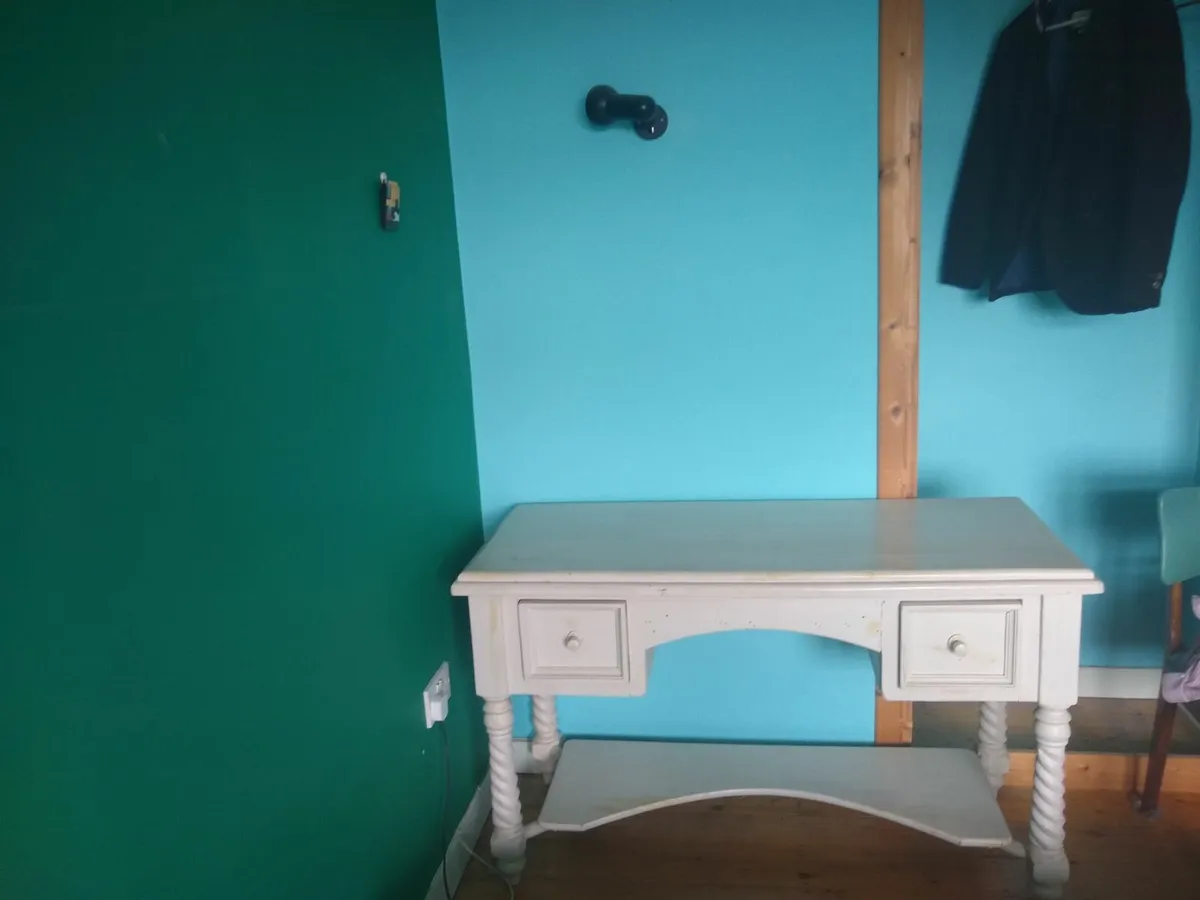 Dressing table