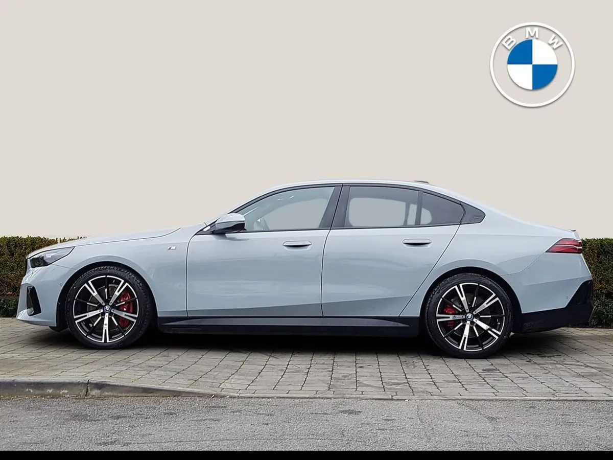 BMW i5 Edrive40 M Sport - Image 3