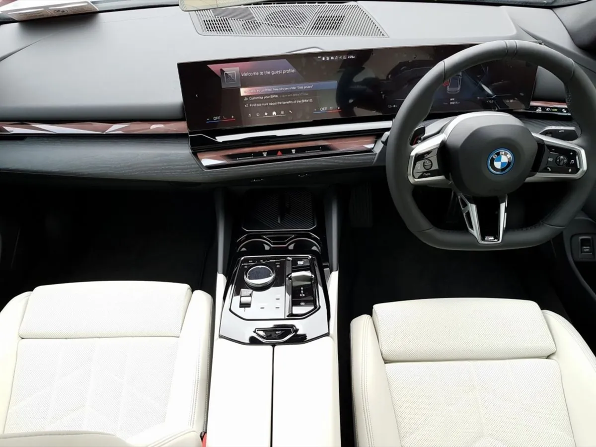 BMW i5 Edrive40 M Sport - Image 4