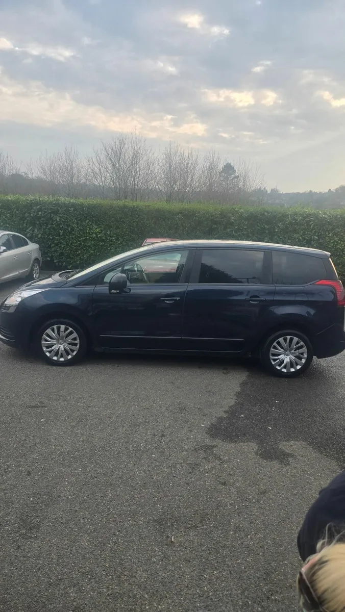 Peugeot 5008 2010 - Image 3