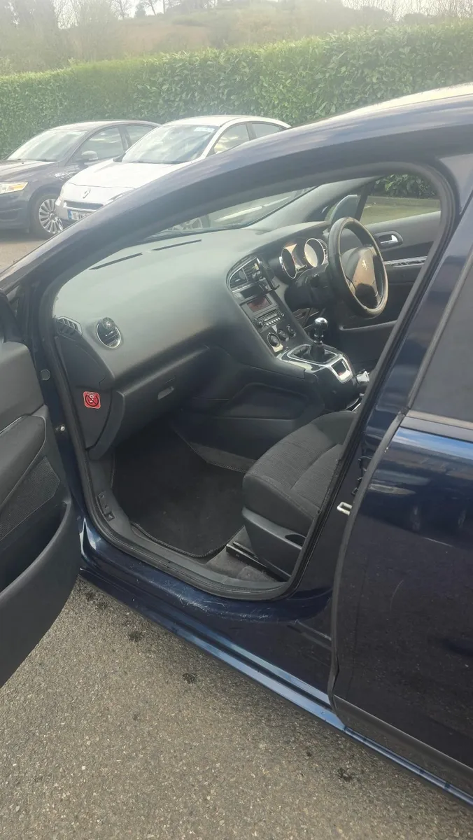 Peugeot 5008 2010 - Image 4