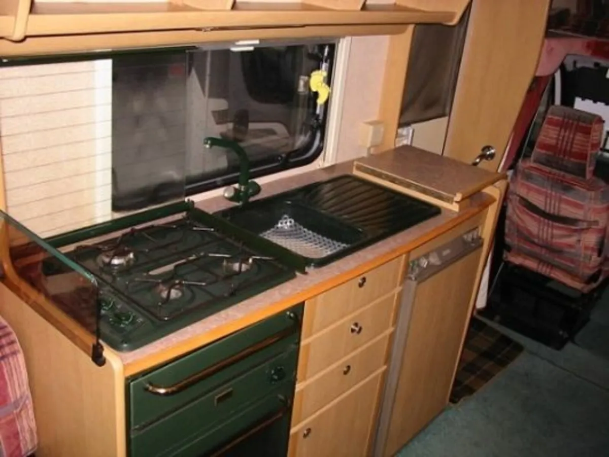 Swift Ensign 610 Motorhome - Image 4