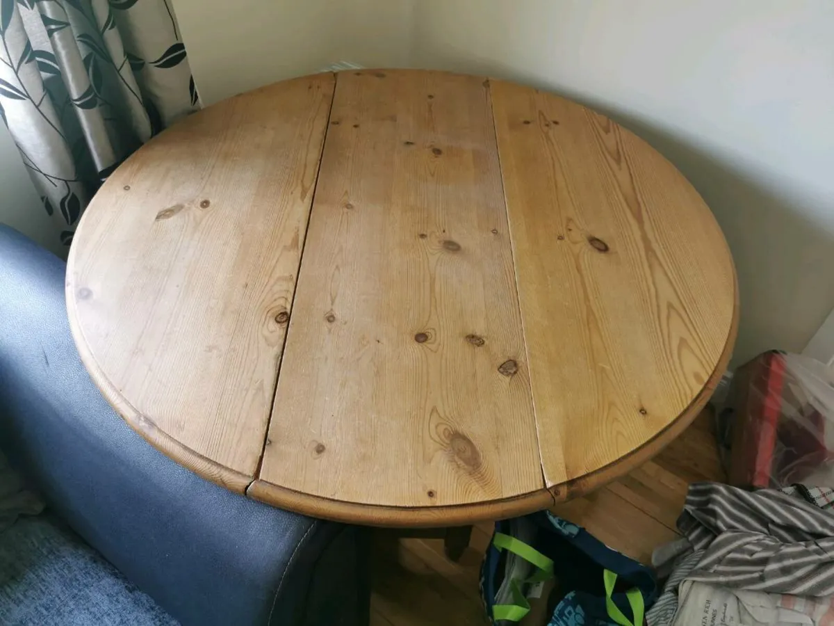 Folding table - Image 1