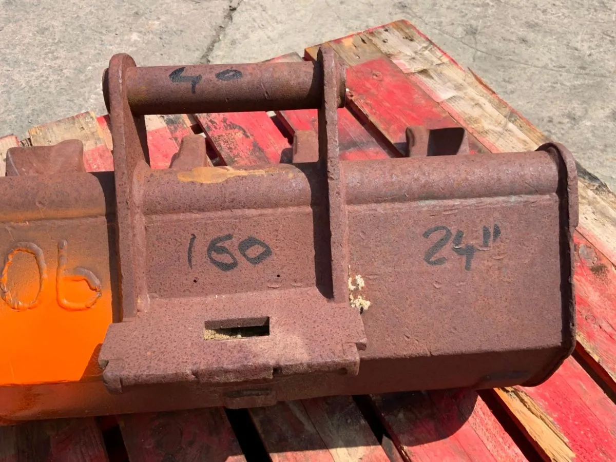 24" DIGGING BUCKET  HARFORD SL10 HITCH ...1306. - Image 4
