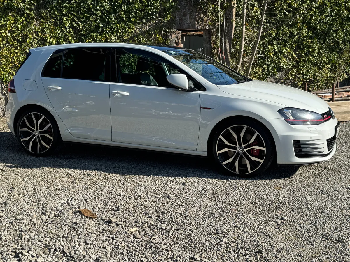 2016 Volkswagen Golf Performance 2.0 230BHP - Image 4