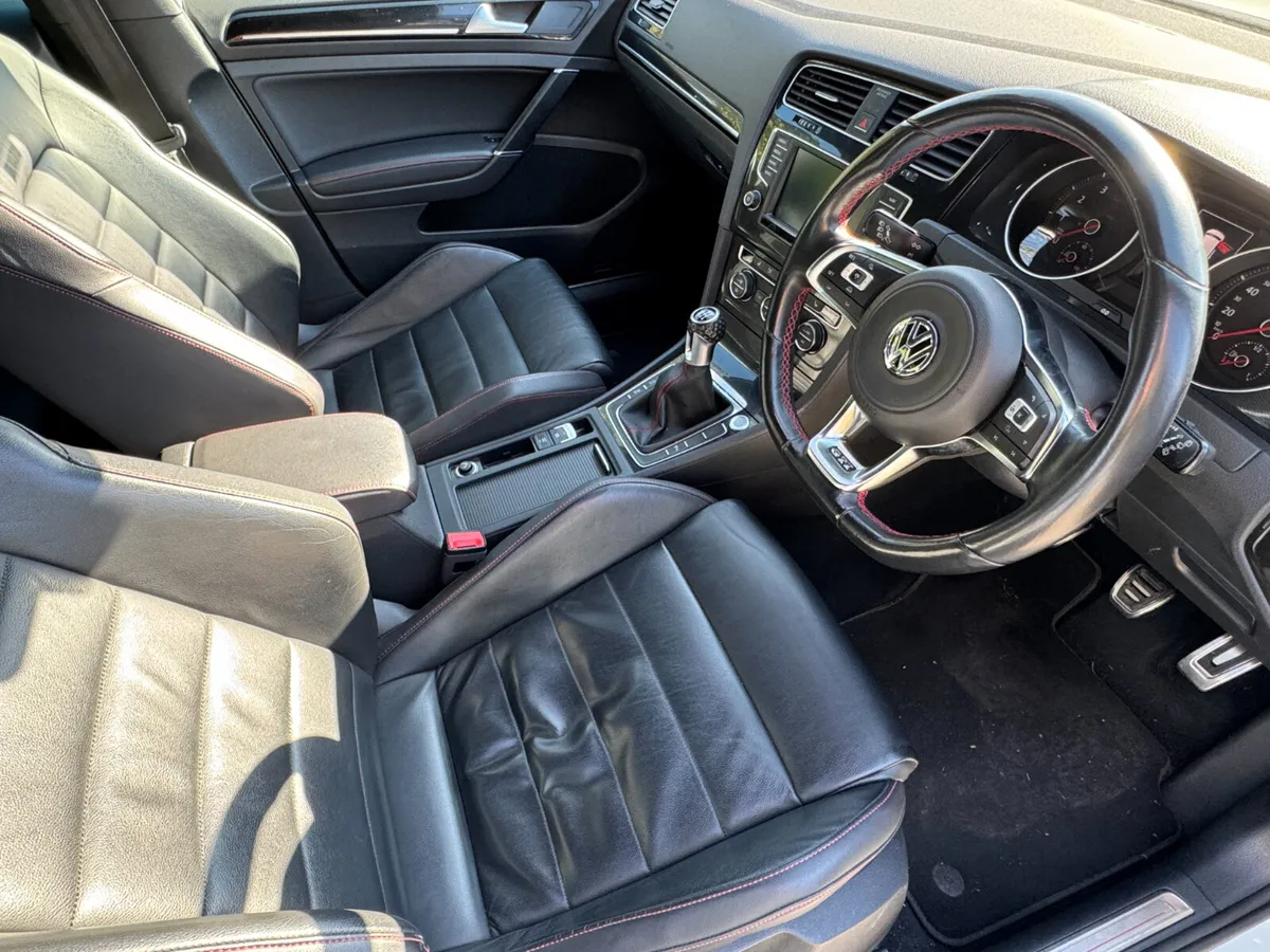 2016 Volkswagen Golf Performance 2.0 230BHP - Image 2