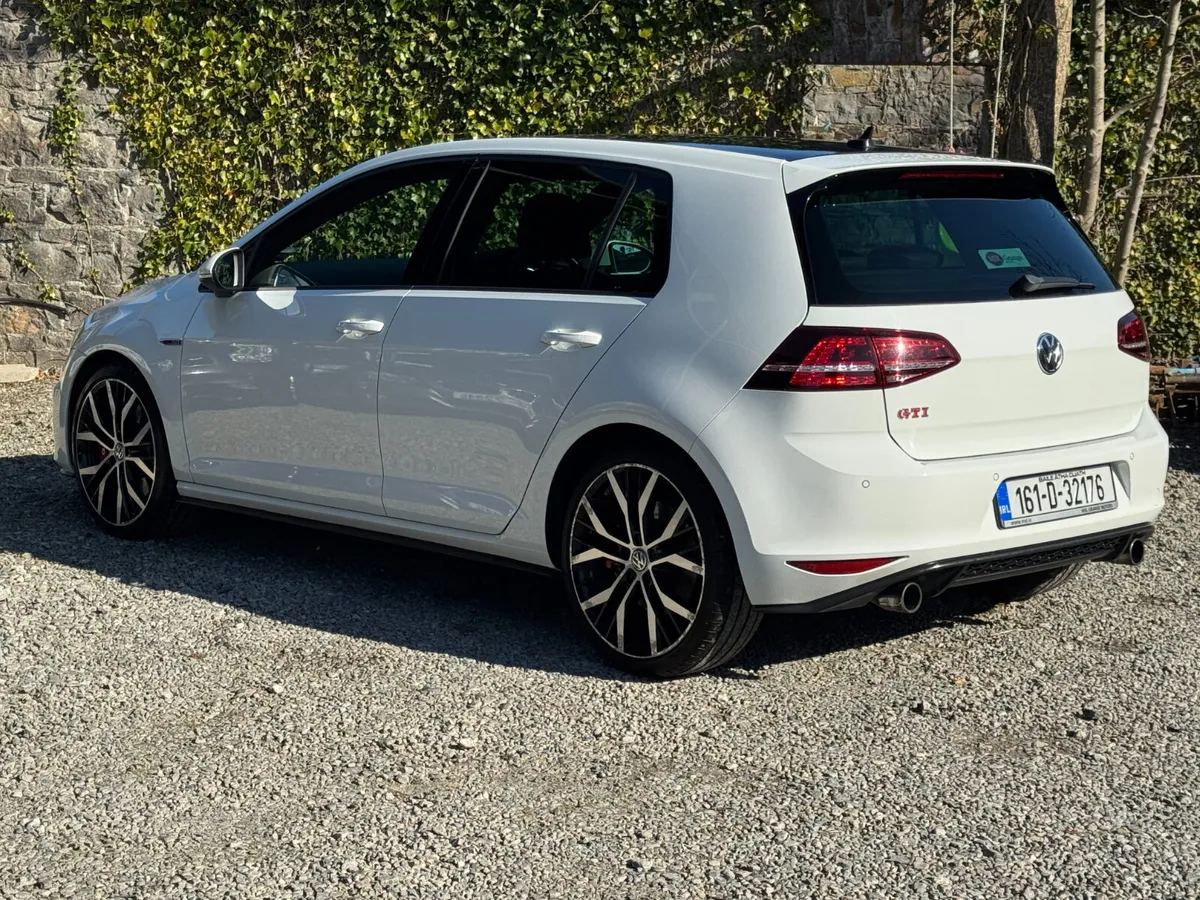 2016 Volkswagen Golf Performance 2.0 230BHP - Image 3