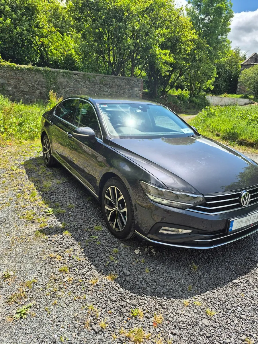 Volkswagen Passat 2020 - Image 2