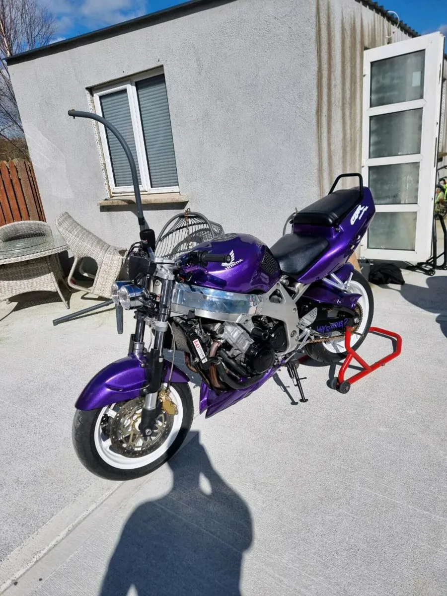 Honda Cbr900rr Fireblade Streetfighter - Image 4