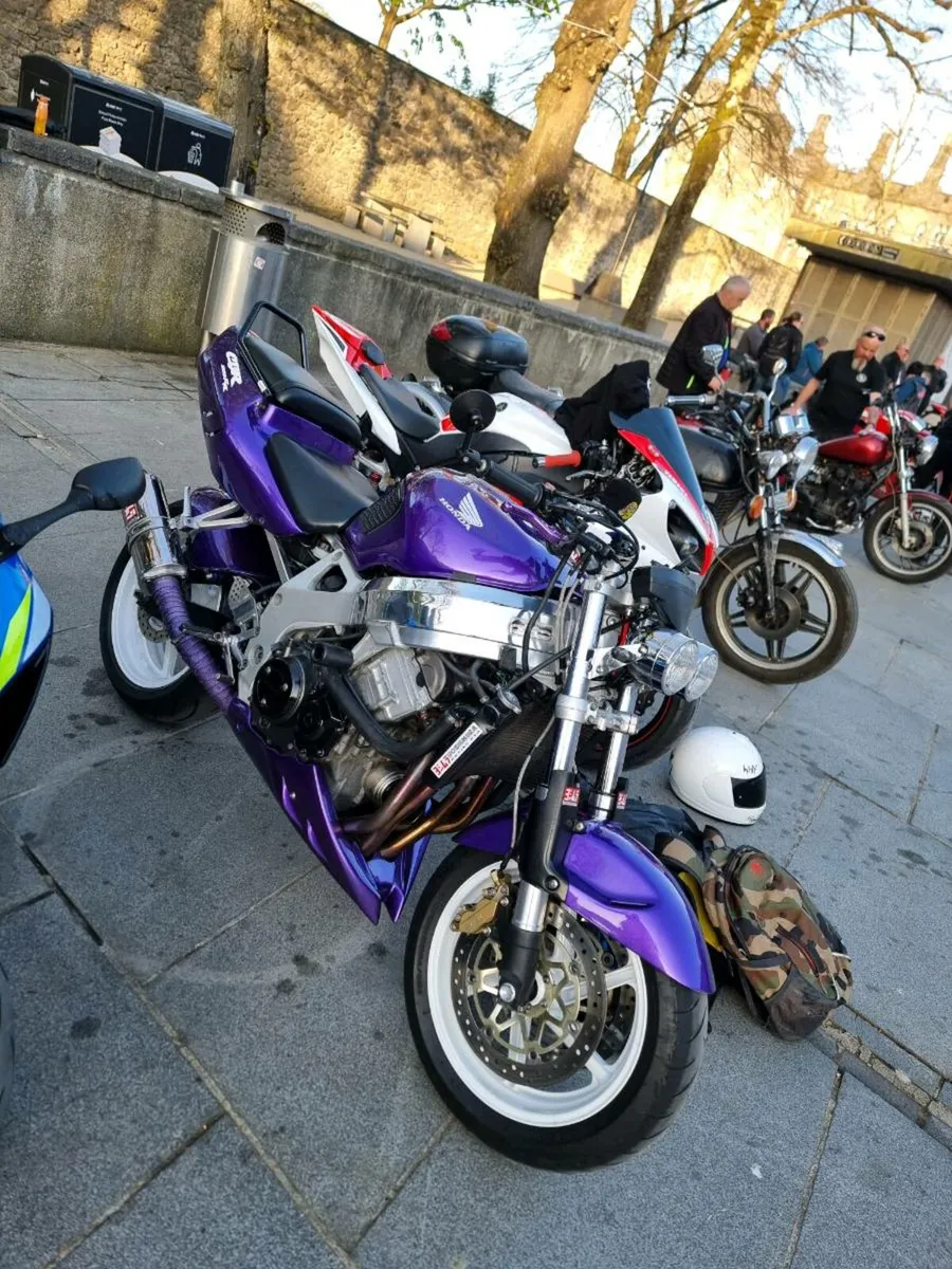 Honda Cbr900rr Fireblade Streetfighter - Image 2