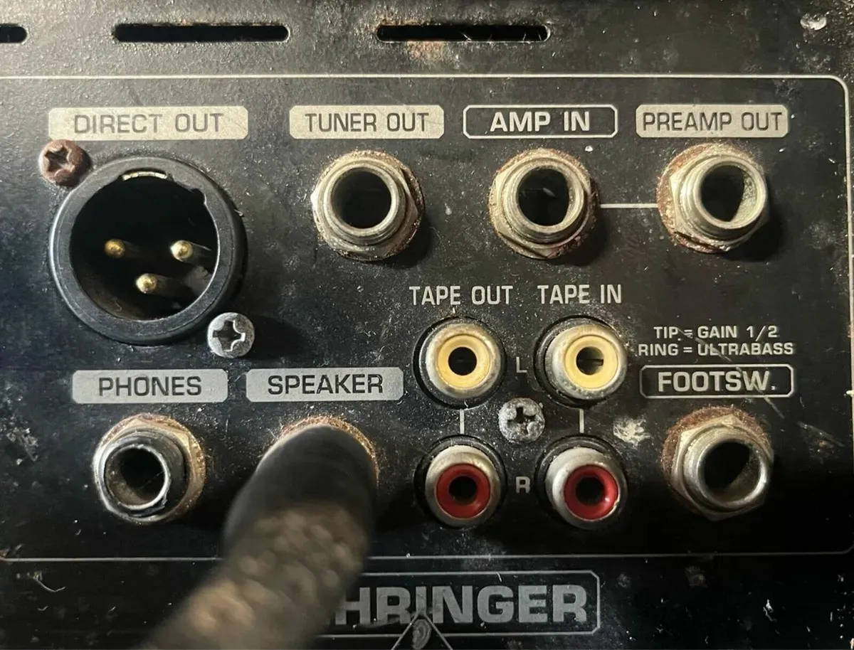 Beheringer Ultrabass BX1200 - Image 3
