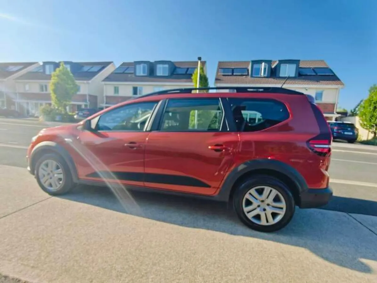 2022 Dacia Jogger - Image 3