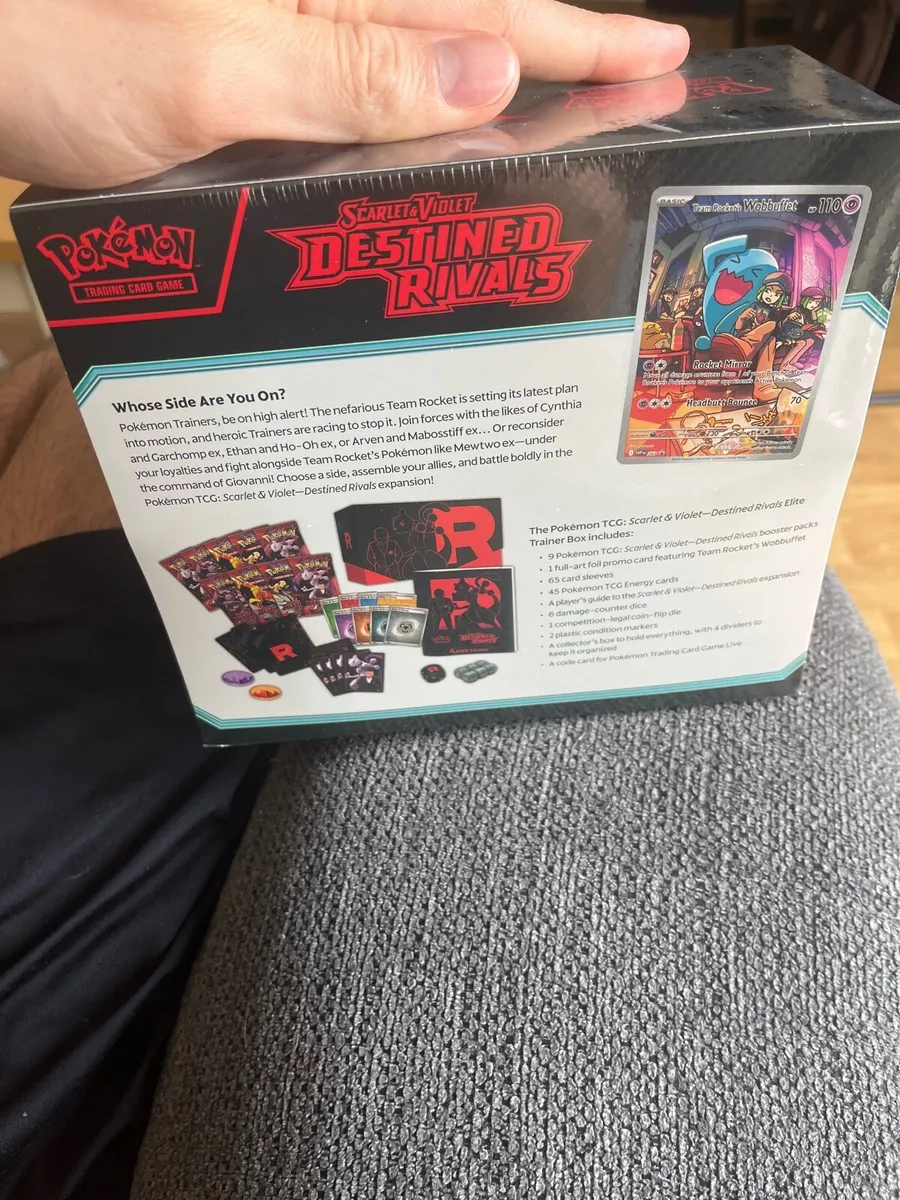 Pokemon Destined rivals ETB - Image 3