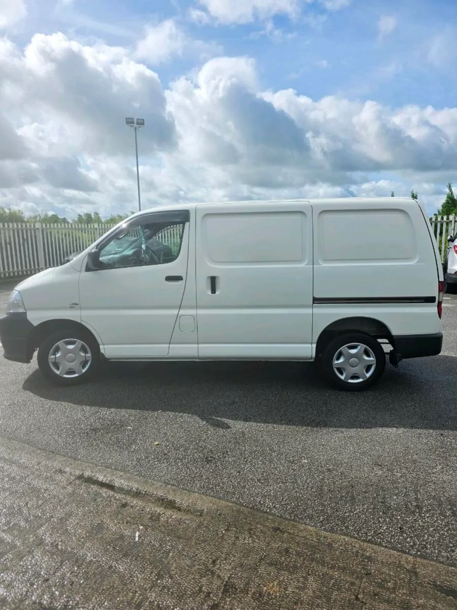 Toyota hiace d4d - Image 3