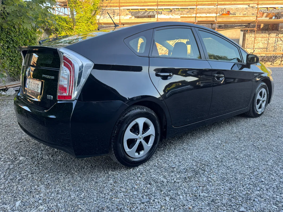 2012 Toyota Prius 1.8 Hybrid - Image 2