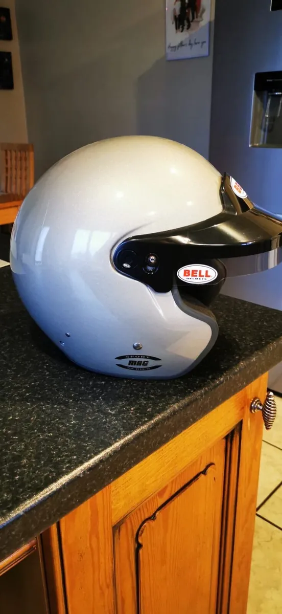 Car Racing Helmet - Image 1
