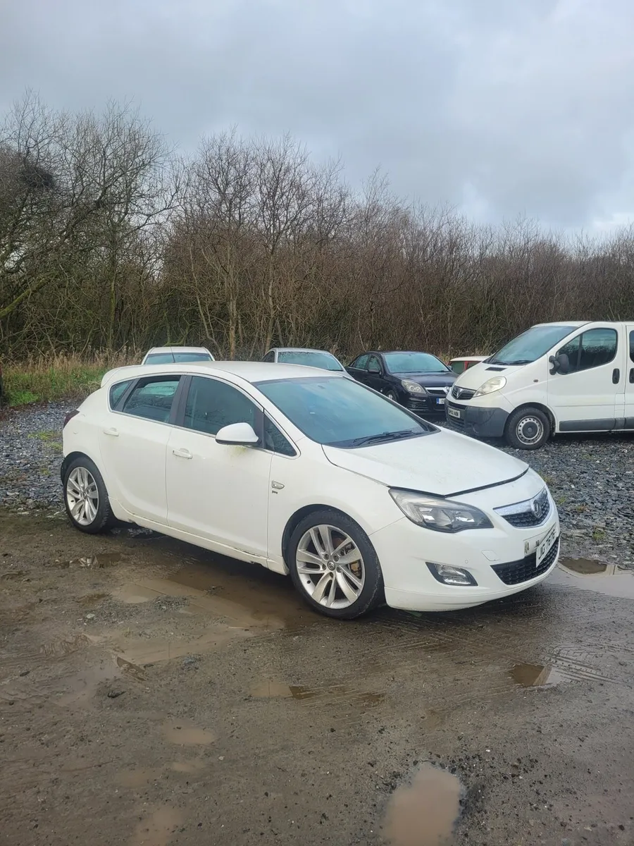 Astra j 2011 VXline/sport for breaking - Image 2