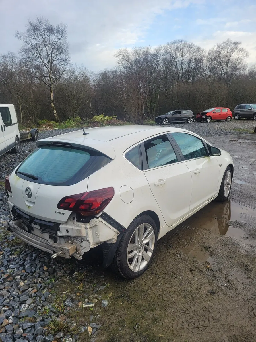 Astra j 2011 VXline/sport for breaking - Image 3