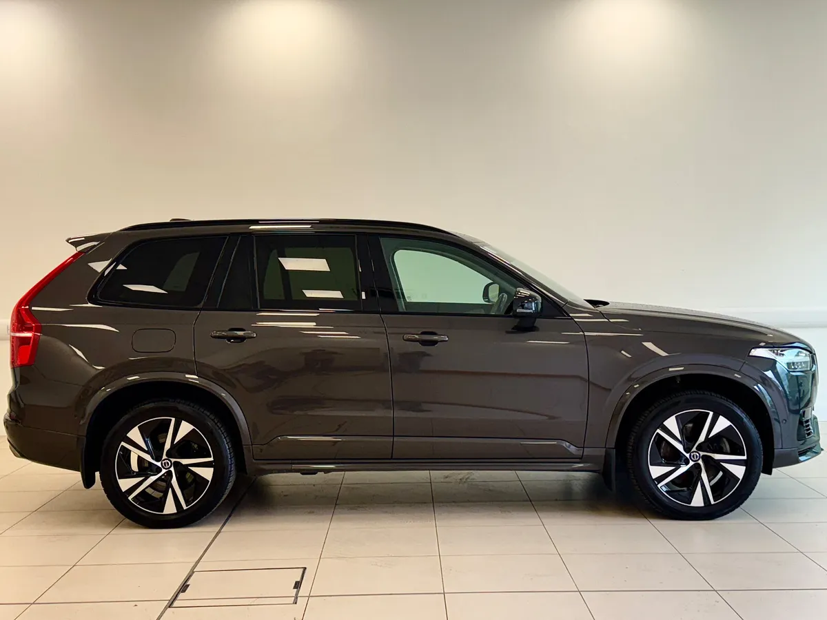 Volvo XC90 T8 AWD PHEV 7 Seat Plus Dark Auto - Image 3