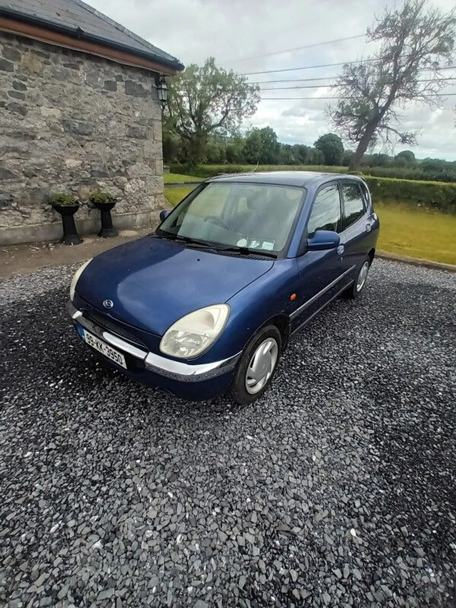 1999 Daihatsu Sirion - Image 1