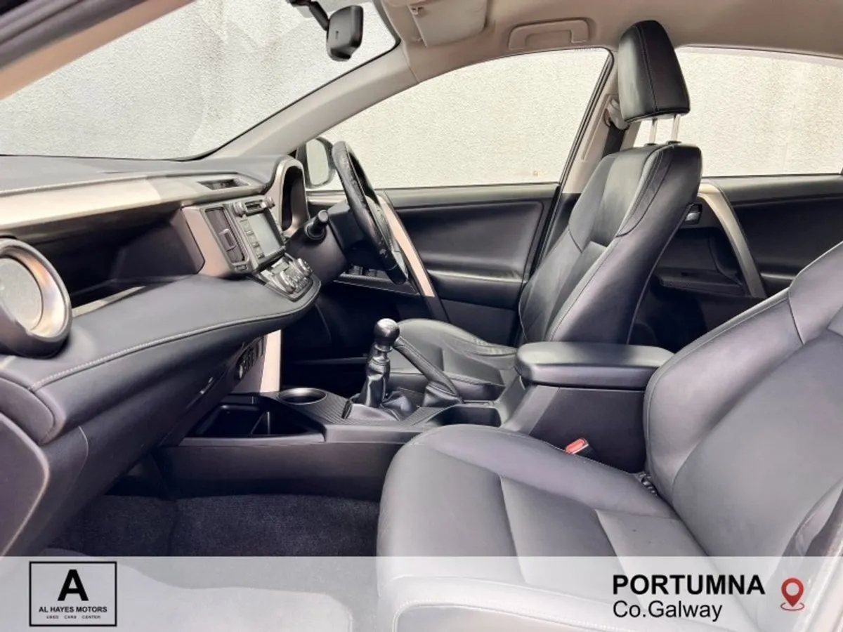 Toyota Rav4 D-4d 125 (2.0) 2WD Sol leather Seats - Image 4